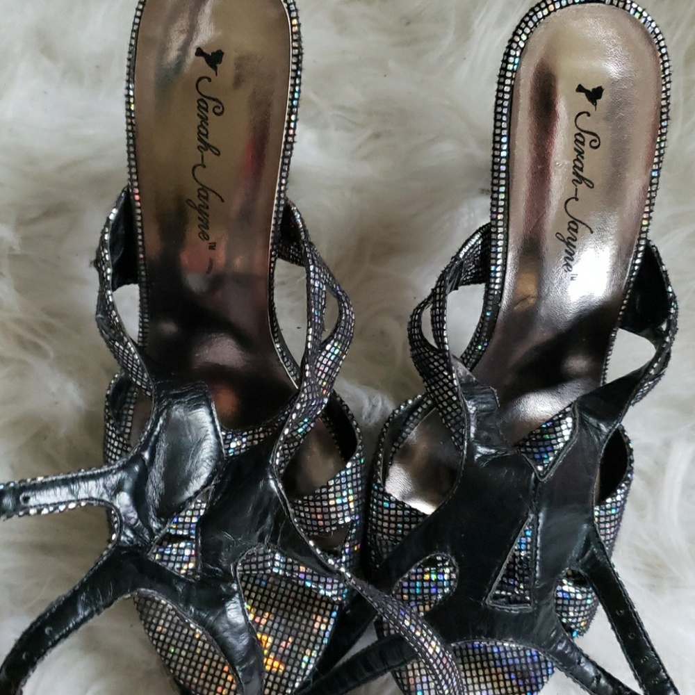 Shoes - Picture 4 of 4